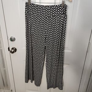 Karen Kane Woman Black and White Stretch Leisure Pants  Size 1X Plus